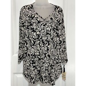 NWT EMALINE WOMAN 1X Black White Leaf Print Cross Neck Long Sleeve Top Tunic